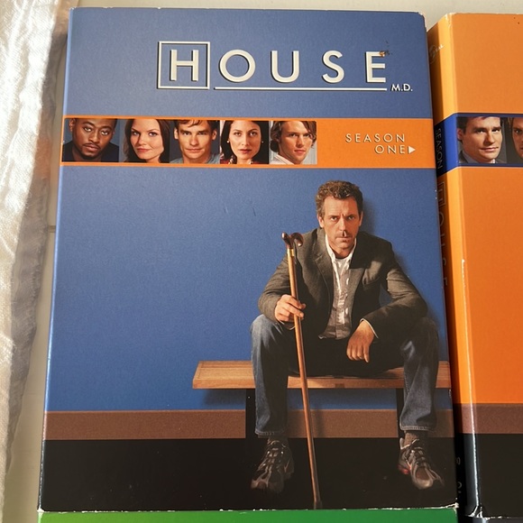Season one through seven of house on dvd - Picture 2 of 8